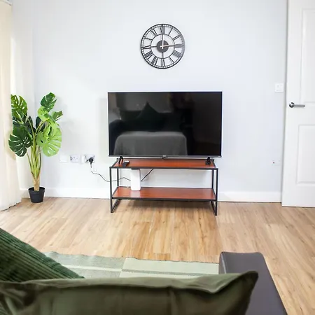 דירה 2 Bed Flat - Centre - For Relocatlors, Professionals, Long Rates Available לידס
