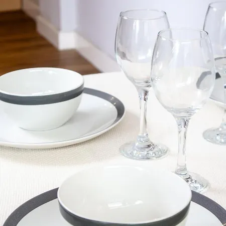 2 Bed Flat - Centre - For Relocatlors, Professionals, Long Rates Available לידס