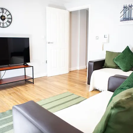 2 Bed Flat - Leeds Centre - For Relocatlors, Professionals, Long Rates Available Leeds (West Yorkshire)