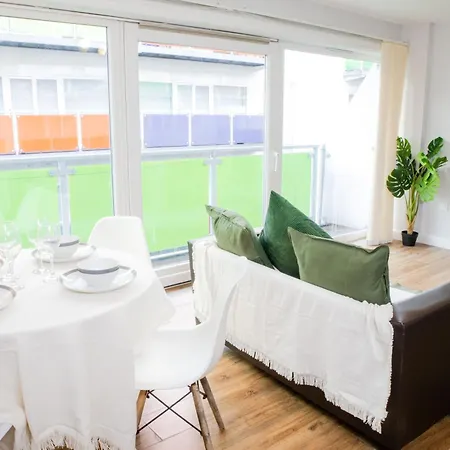 アパート 2 Bed Flat - Centre - For Relocatlors, Professionals, Long Rates Available *