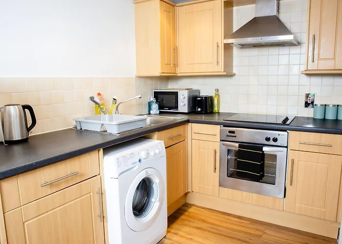 Apartamento 2 Bed Flat - Centre - For Relocatlors, Professionals, Long Rates Available *